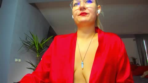 May online show from October 7, 8:32 am