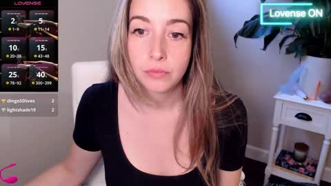 Mia online show from September 15, 1:34 pm