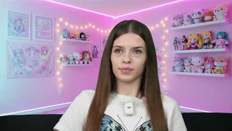 sukie_spooky online show from April 8, 12:30 pm