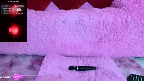 Snapshot of sukifuyu__ chatting on October 29, 1:29 am    online show from October 29, 1:29 am