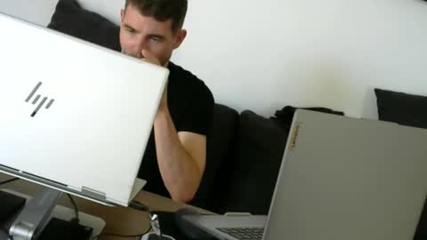 The Sultan online show from September 9, 3:34 pm