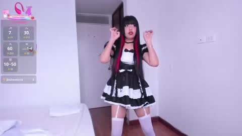 Nicolle  online show from October 5, 4:03 pm