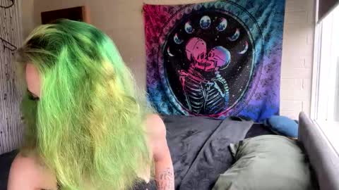 Summer online show from March 6, 12:43 am