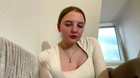 Taya online show from June 4, 7:31 pm