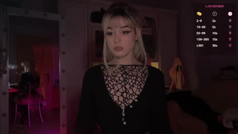 Miss Nelly online show from April 20, 8:01 pm