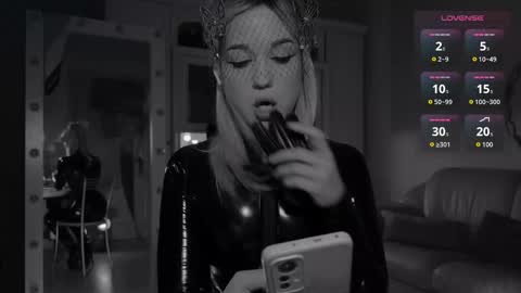 Miss Nelly online show from March 7, 7:47 pm