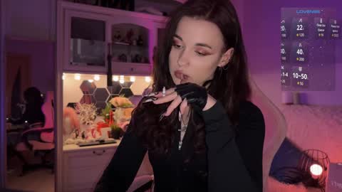 Miss Nelly online show from January 10, 2:45 pm