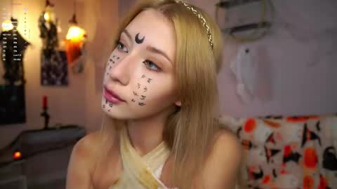 Lily online show from October 29, 2:08 pm