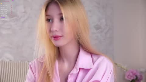 Lily online show from May 6, 2:34 pm