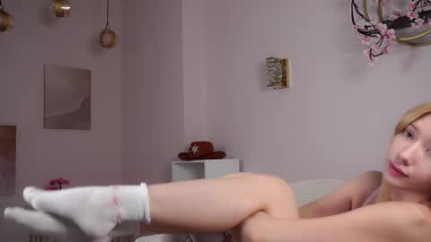 Lily online show from March 19, 3:39 pm