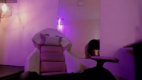 sunny_mayaa online show from April 20, 8:45 pm