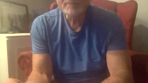 Snapshot of suntrdr077 chatting on October 15, 12:03 am suntrdr077 online show from October 15, 12:03 am