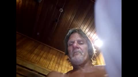 Snapshot of suntroll chatting on January 6, 6:47 am Suntroll online show from January 6, 6:47 am