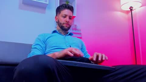 supreme_alpha_ online show from November 19, 7:08 am