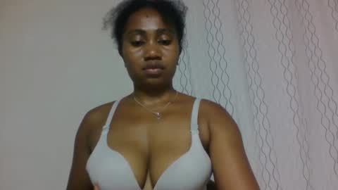 surbelle online show from April 18, 7:58 pm