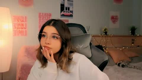 Sara online show from April 27, 1:19 pm