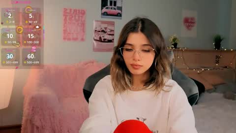 Sara online show from April 19, 1:45 pm