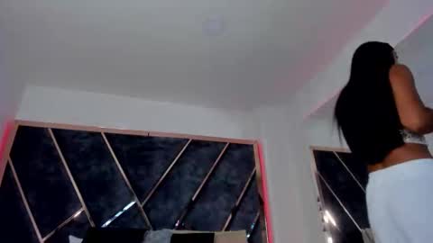 susanahenao online show from September 12, 8:00 pm