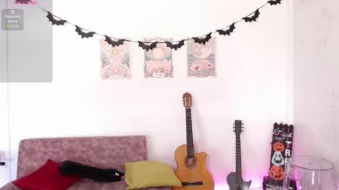 Susana hendrix    online show from October 29, 6:41 pm