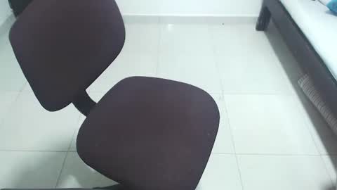 Snapshot of susanleroy chatting on February 16, 8:43 am susanleroy online show from February 16, 8:43 am