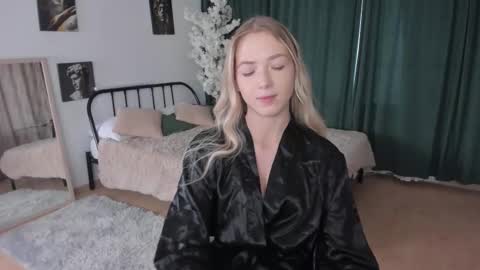 Susan online show from October 3, 3:15 am