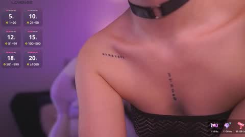  Sus Moore  online show from March 15, 7:28 pm