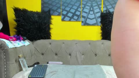 Snapshot of susanslim chatting on October 6, 7:10 pm susanslim online show from October 6, 7:10 pm