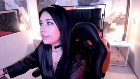susanvilla online show from May 16, 7:56 pm
