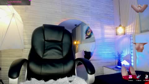   online show from March 26, 12:10 pm