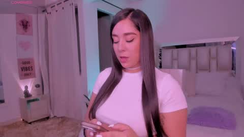sussy_bell_ online show from April 26, 11:35 pm
