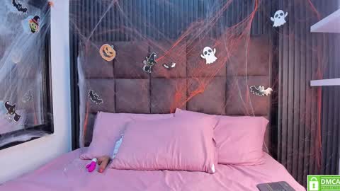 sussy_vixen online show from October 27, 9:15 pm