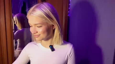 Stacy online show from April 1, 10:18 pm