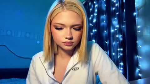 Stacy online show from March 15, 10:24 pm