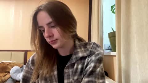 Emila online show from April 20, 7:33 am