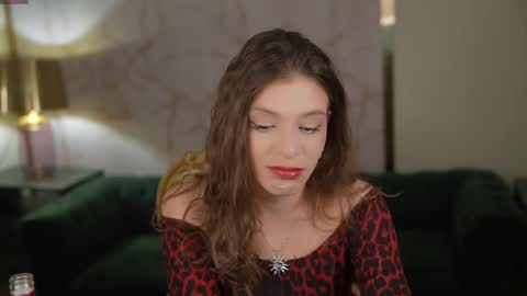 Suzan online show from April 23, 9:05 pm