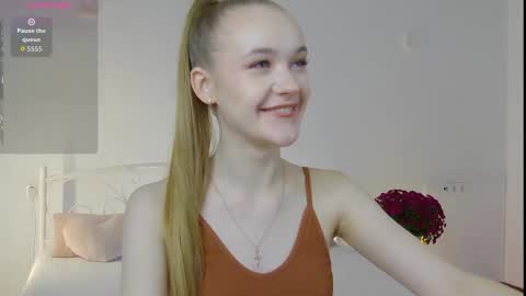 Suzi online show from November 7, 2:41 pm