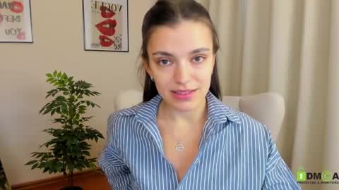 Suzy  next stream  Thursday Friday Saturday online show from March 11, 4:19 am