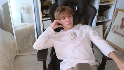 Nate 3 online show from October 8, 8:20 am