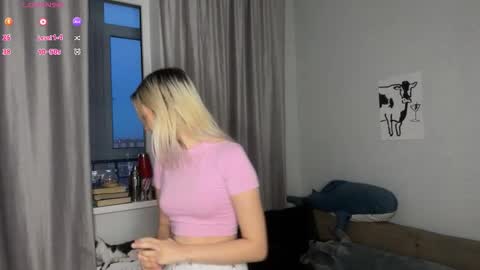 Chloe online show from February 12, 3:04 pm