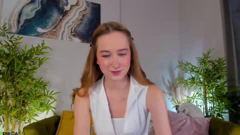 Monica  GTM 3MoTuWeFrSa 500pm-1000pm  online show from November 10, 1:19 am