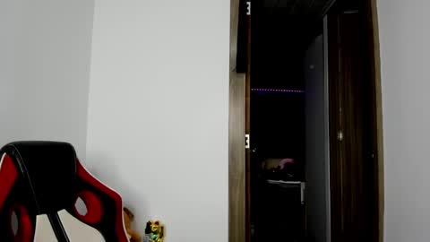 sweet__suck69bitch online show from March 1, 1:43 am