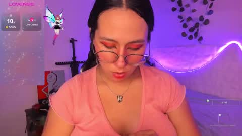 Snapshot of sweet_afrodita777 chatting on October 25, 10:21 pm Afrodita online show from October 25, 10:21 pm