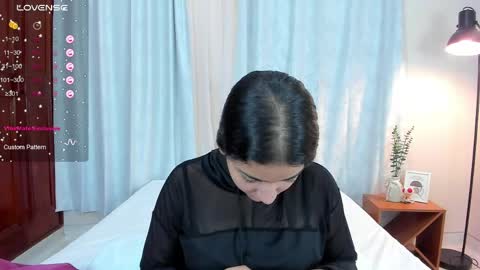 Aura  online show from May 17, 7:34 pm