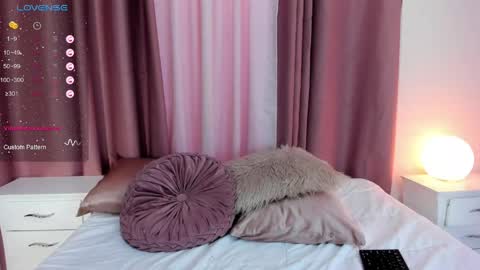 Aura  online show from April 20, 8:45 pm