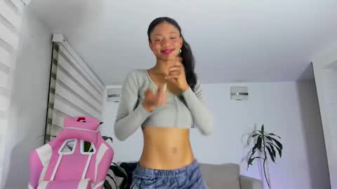 sweet_brunette88 online show from January 28, 12:15 am