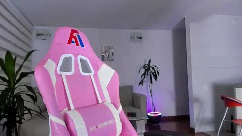 sweet_brunette88 online show from February 23, 3:13 am