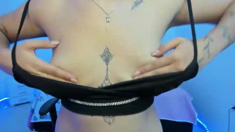 sweet_coral_ online show from March 18, 1:55 am