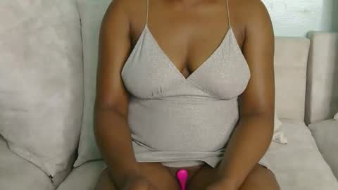 dellah online show from March 27, 3:02 pm