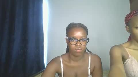 sweet_ella6 online show from April 8, 11:35 am