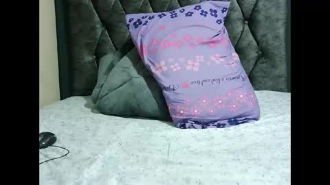 Ellam online show from November 26, 5:42 pm